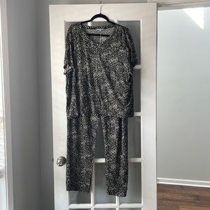 New without tags Mary square pajama set